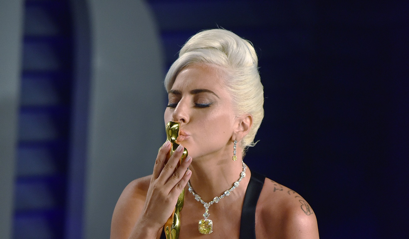Lady Gaga revient sur sa performance avec son « ami » aux Oscars