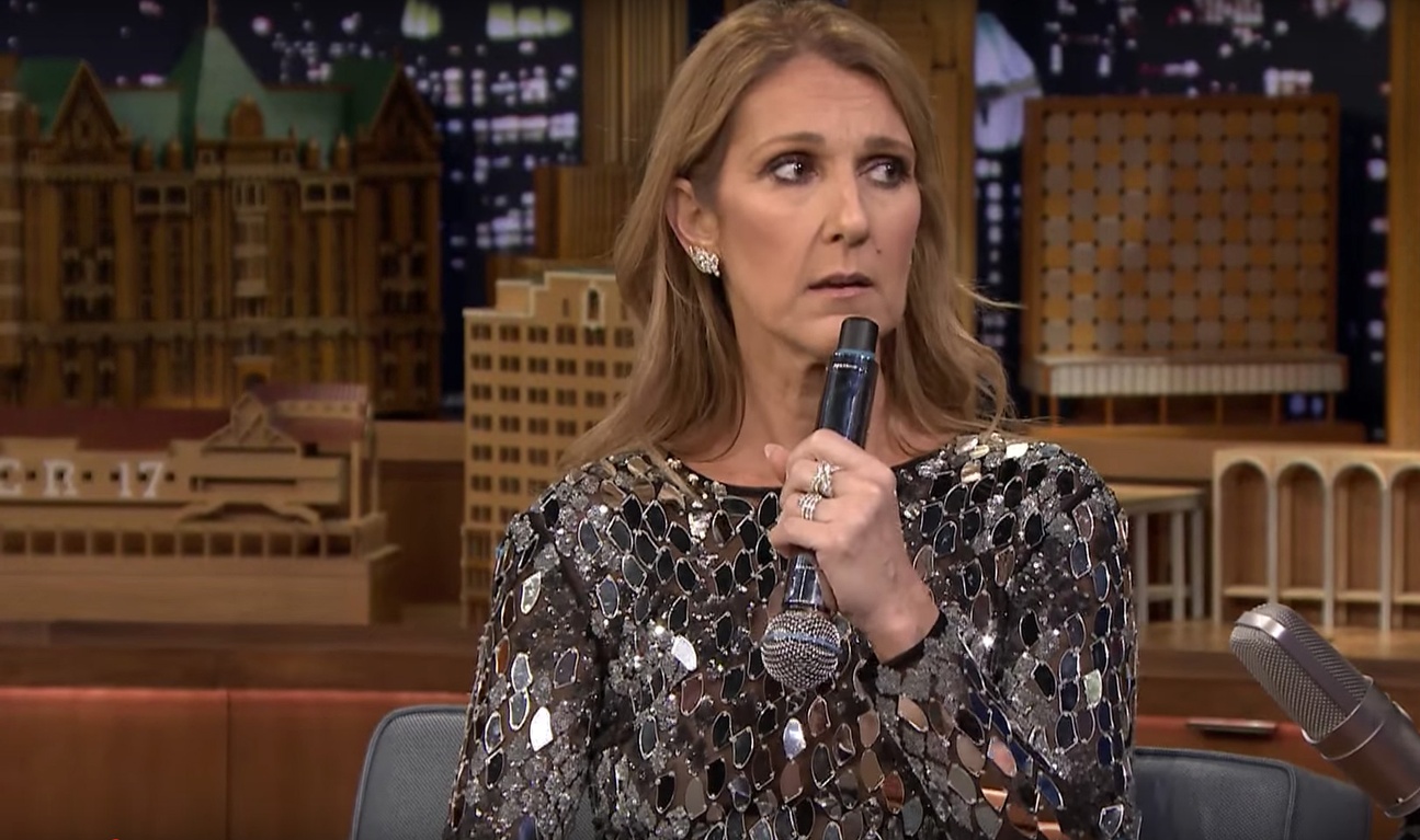 Céline Dion, bouffonne, se prête au jeu des imitations du Tonight Show