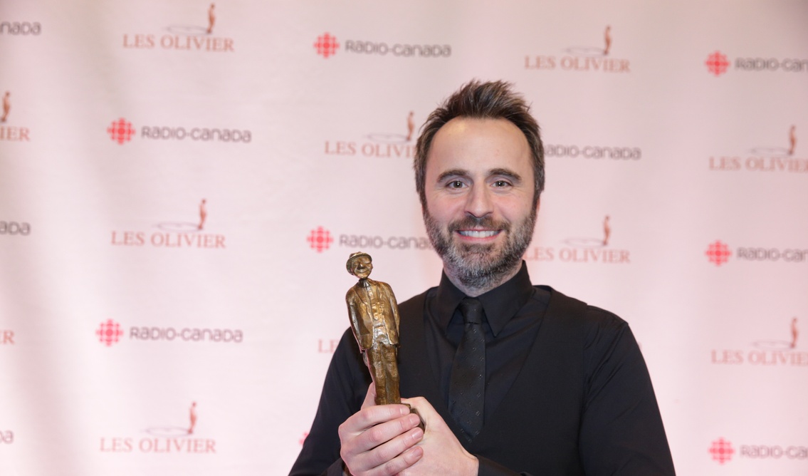 Louis-José Houde remercie de belle façon sa conjointe aux Olivier 2018 ...