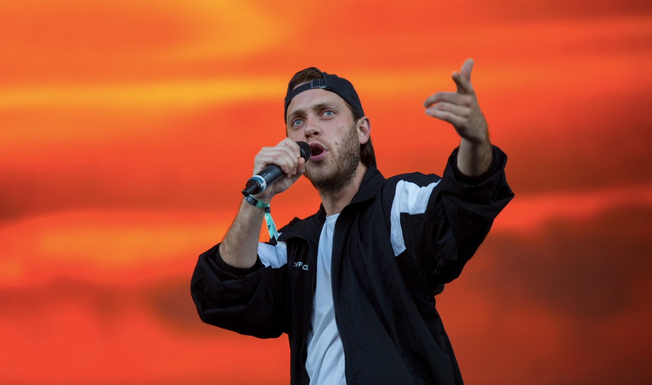 Loud Mtl Rapper Loud fait briller le hip-hop québécois au Festival d'été de Québec ...