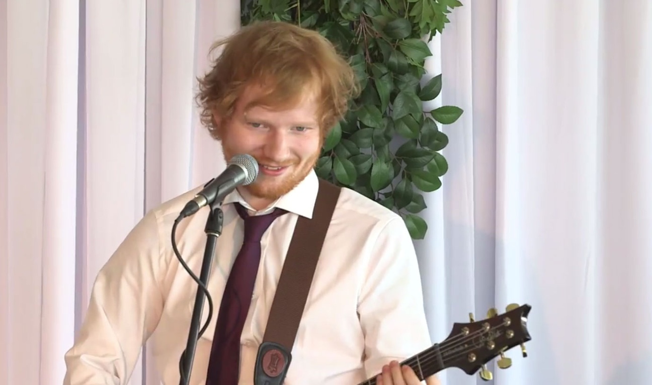 Ed Sheeran s'invite au mariage d'un couple éprouvé
