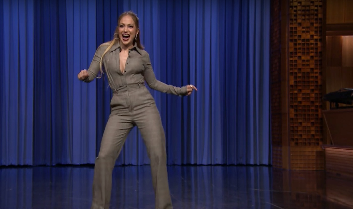 Jennifer Lopez et Jimmy Fallon s'affrontent dans un combat de danse hilarant